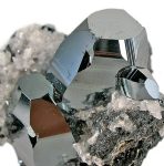 640px-Calcite-Hematite-k236b