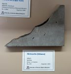 640px-Gibeon_meteorite,_Namibia_-_University_of_Arizona_Mineral_Museum_-_University_of_Arizona_-_Tucson,_AZ_-_DSC08508