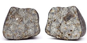 640px-Meteorit-chebarkul-macro-mix2