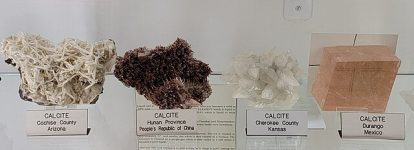 Calcite_samples_(Empire_Mine_museum)